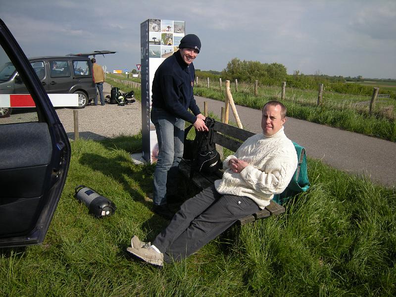 100514_parking-Wemeldinge_04.JPG - Préparatifs pour la plongée au Parking à Wemeldinge