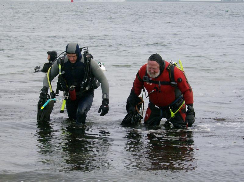 100516_SasVanGoes_11.JPG - Sas Van Goes. Sortie de l'eau Olivier et Max