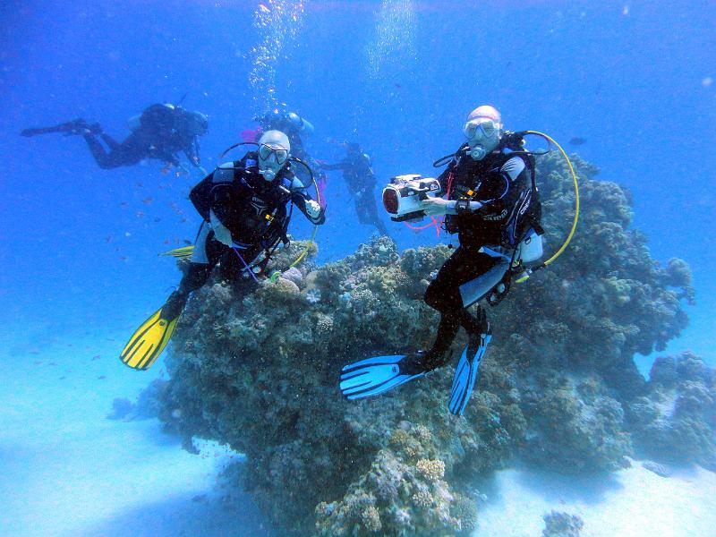 DSC07308b_Jean_Claire_Siyul_El_Gilwa.jpg - Jean et Claire à Siyul El Gilwa